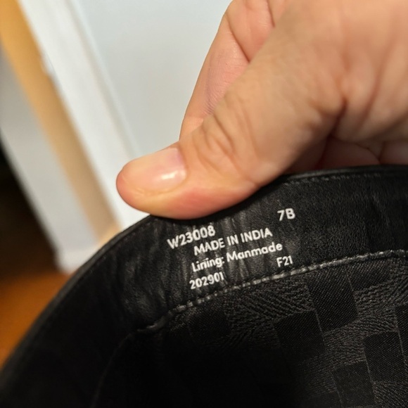 COLE HAAN Chesley Leather Knee-High Quilted Stretch Riding Boots NWT - Picture 13 of 14